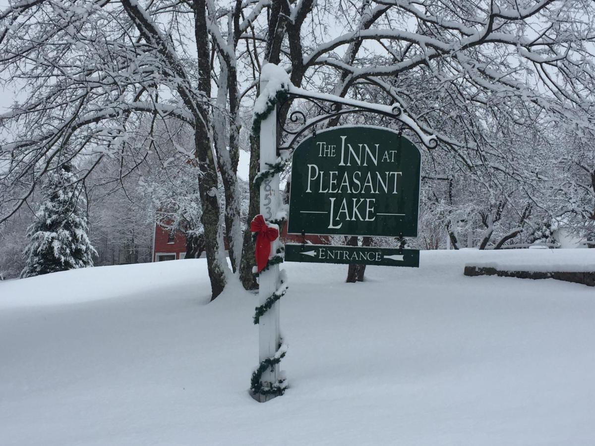 Inn At Pleasant Lake New London Eksteriør billede